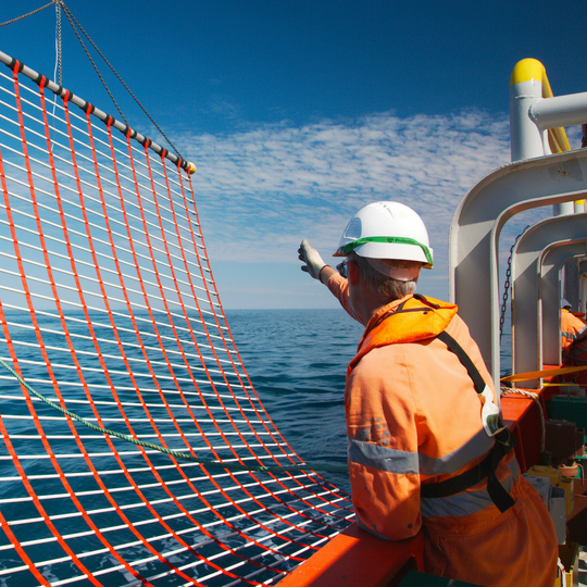 IMPROVING HEALTH AND SAFETY IN THE OFFSHORE OIL AND GAS SECTOR